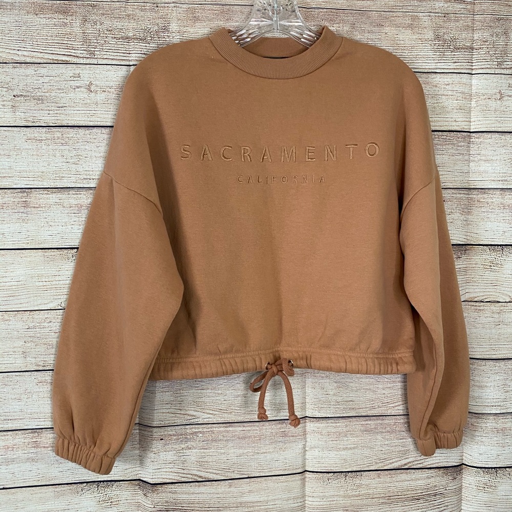 SACRAMENTO CALIFORNIA TAN CREWNECK SWEATSHIRT